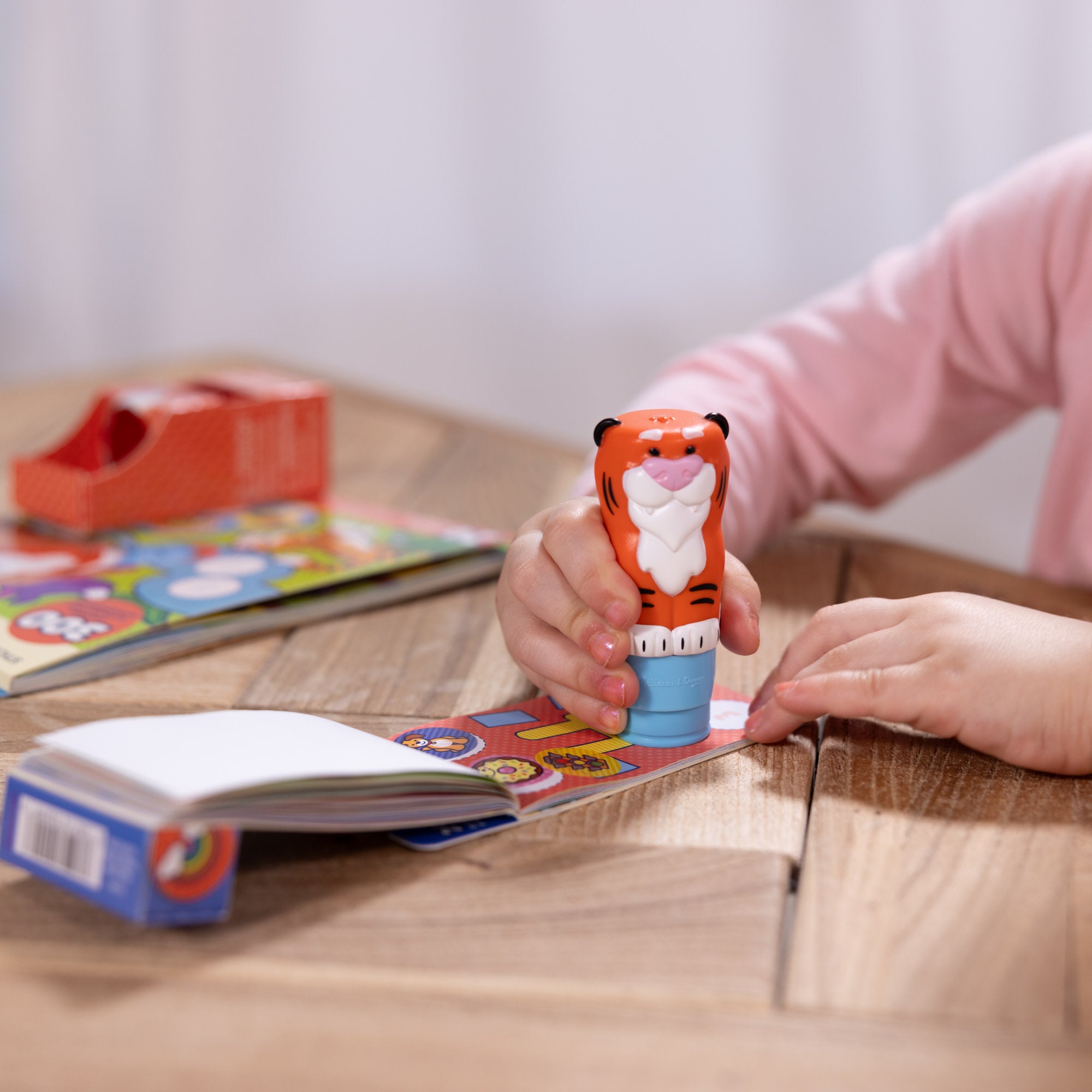 Sticker WOW!? Tiger Bundle: Activity Pad & Sticker Stamper + Mini Activity Pad and 200 Refill Stickers - Image 6