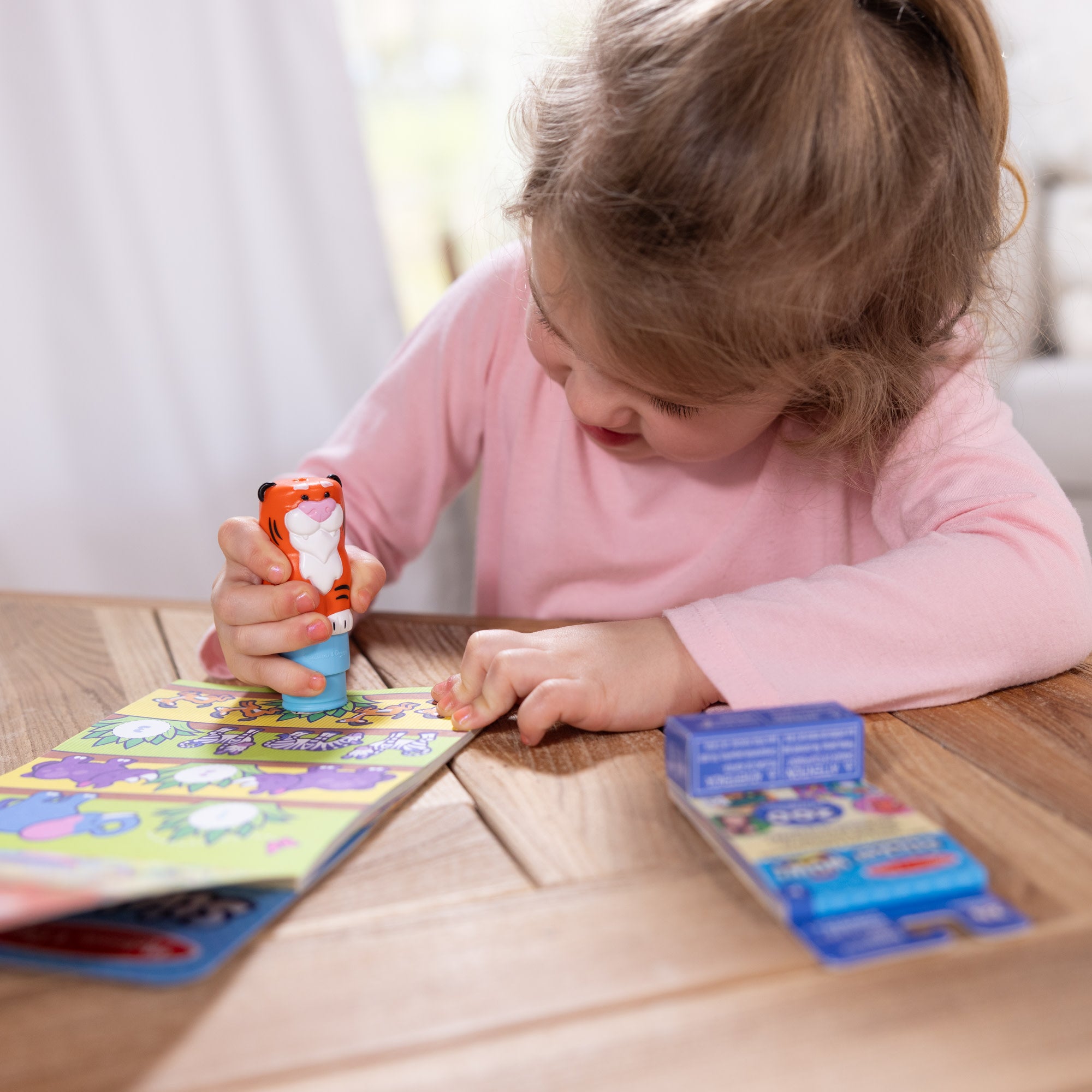 Sticker WOW!? Tiger Bundle: Activity Pad & Sticker Stamper + Mini Activity Pad and 200 Refill Stickers - Image 5