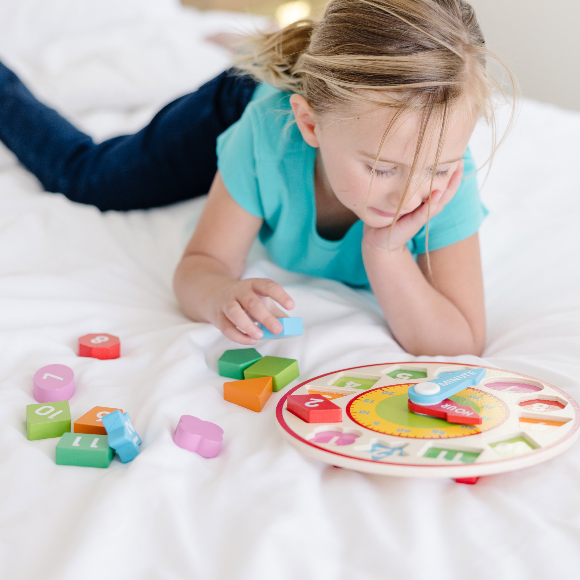 Shape Sorting Clock - Image 6