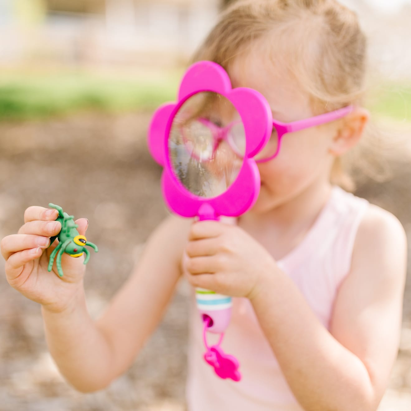 Pretty Petals Magnifier - Image 5