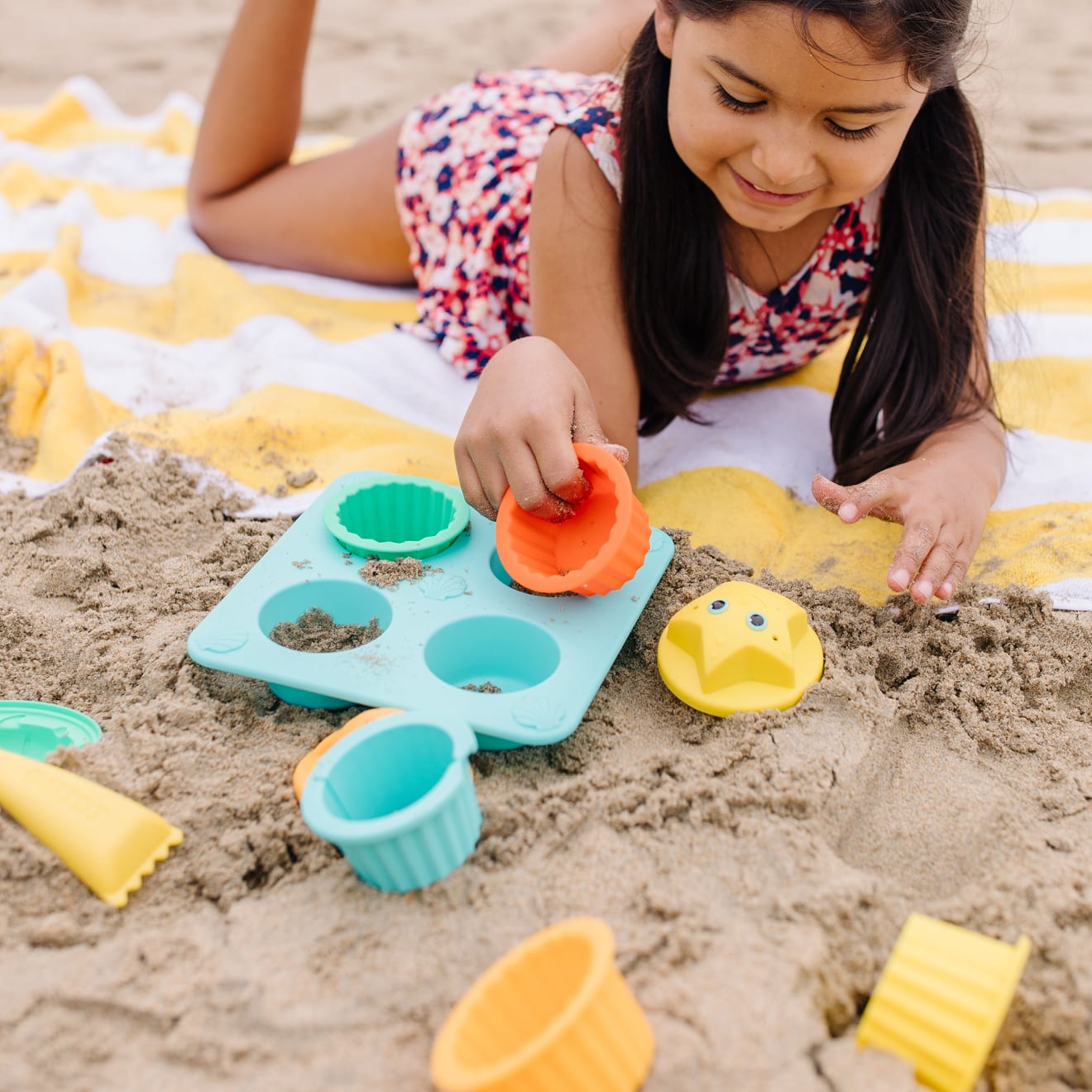 Seaside Sidekicks Sand Cupcake Set - Image 7