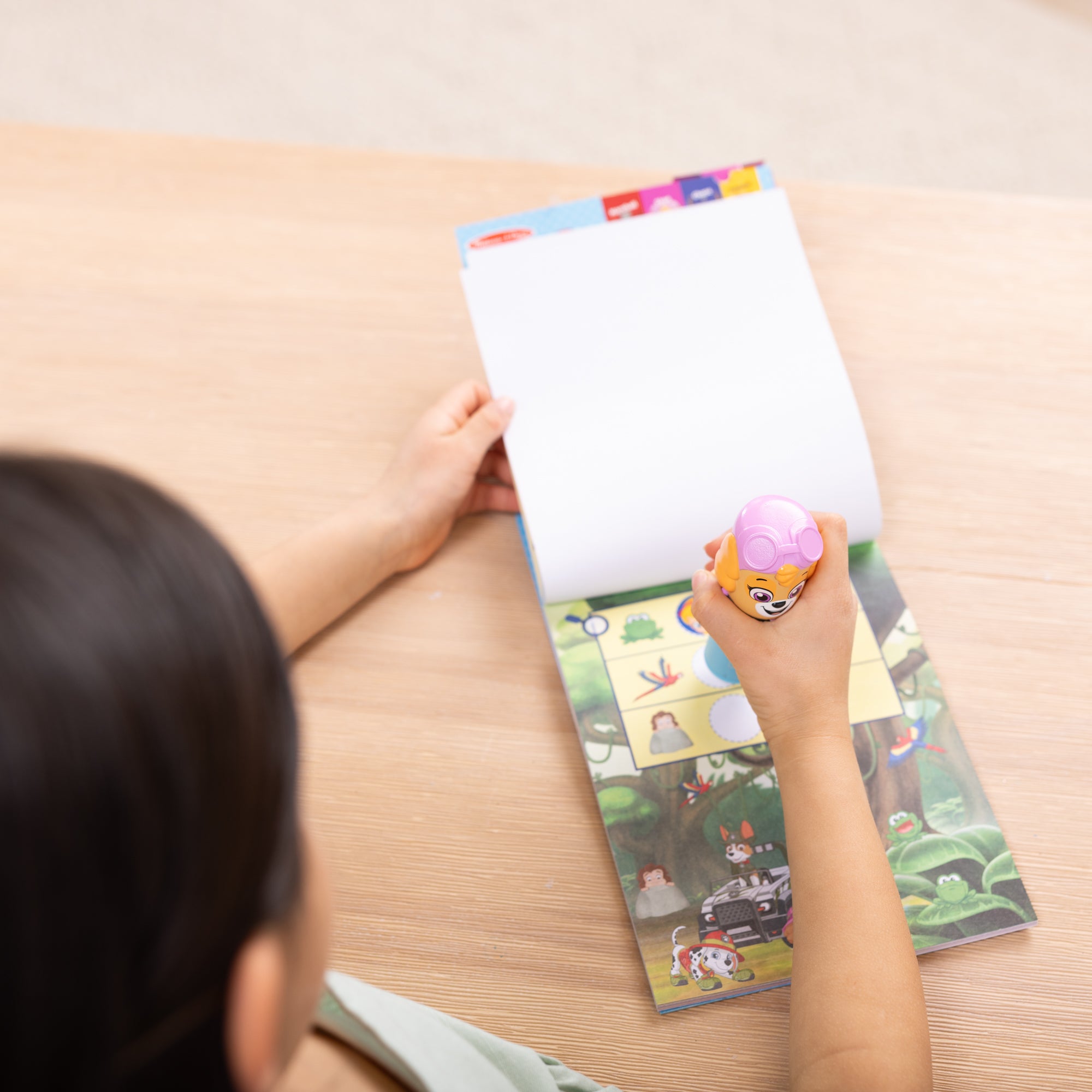 Sticker WOW!? PAW Patrol Skye Bundle: Activity Pad & Sticker Stamper + Mini Activity Pad and 200 Refill Stickers - Image 7